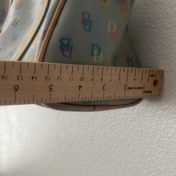 Dooney & Bourke Blue Tan Shoulder Bag with Monogram Pattern Barrel Vintage Y2K - Picture 11 of 11